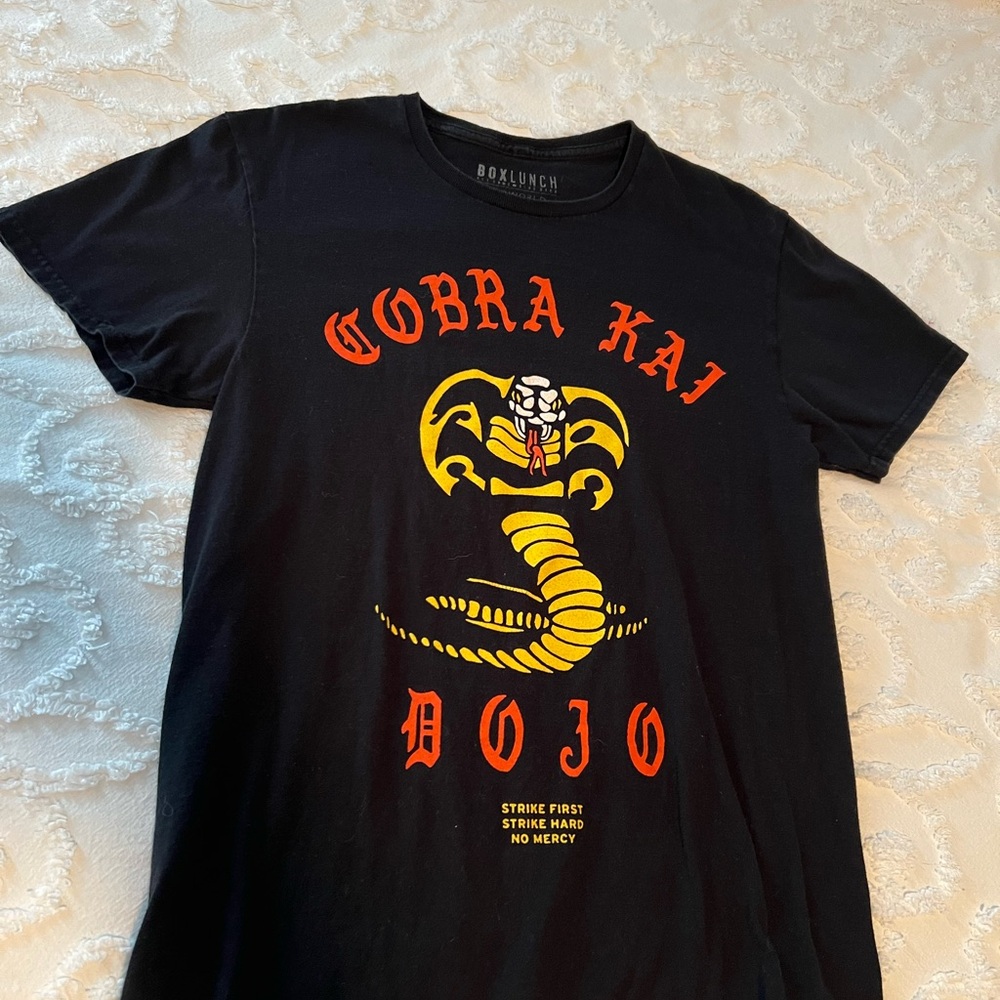 ♥️ 3/$10 ♥️ Small BoxLunch Black Cobra Kai Dojo T-Shirt
